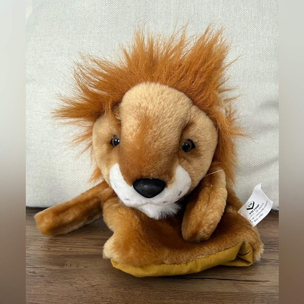 Vintage AMI corporation realistic lion‎ hand puppet